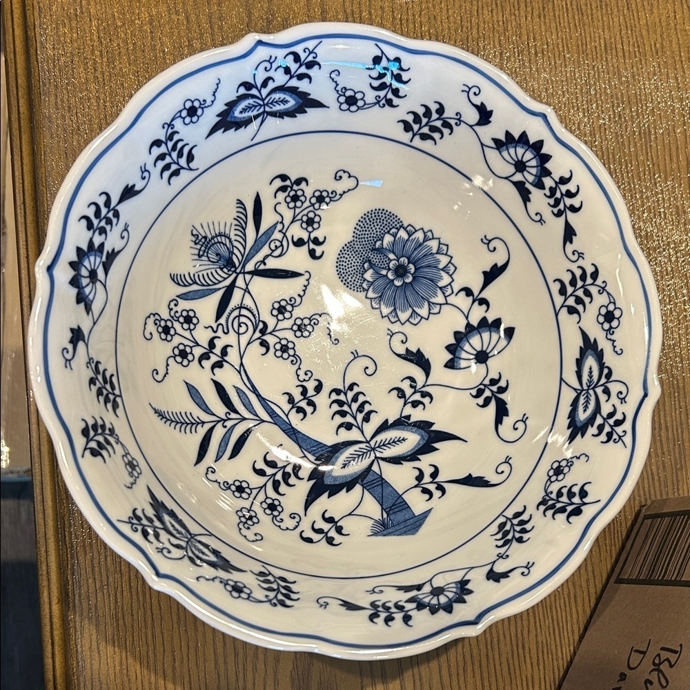 Vintage BLUE DANUBE Blue Onion 9" Round Serving Bowl Dish Made in Japan- 1960’s